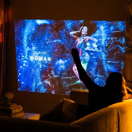 Projector Modori Inteligente - WiFi e Bluetooth com suporte 4K HD